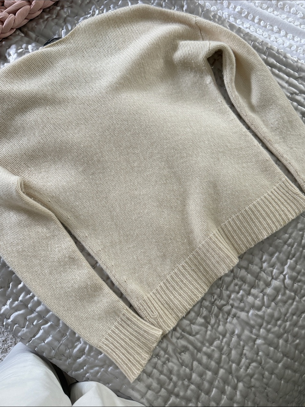 Theory Cashmere V-Neck Women's Sweater in Cream - Picture 5 of 5